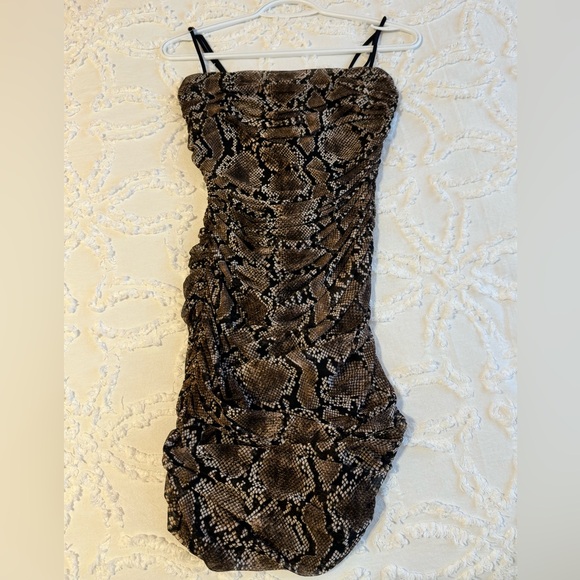 Aritzia Babaton dress - Picture 4 of 4